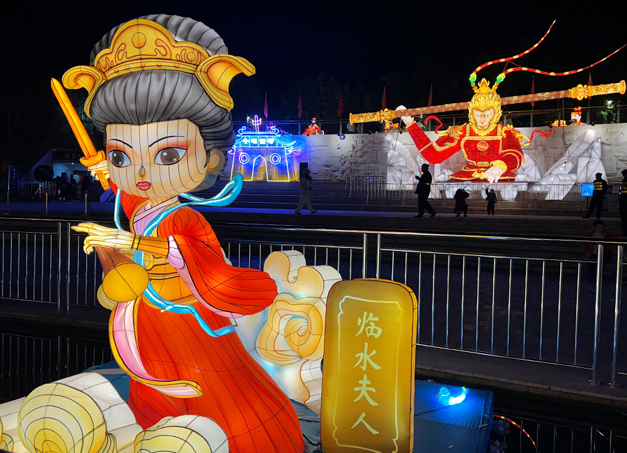 ���и���������ɫ�ġ���ˮ���ˡ����顣������