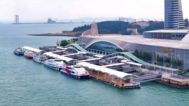 �ý�С��ͨ�����߳��뾳�ÿ���ͻ��2400���˴�