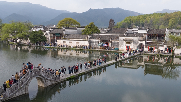 Ŭ����������ҵ��������չ�¾���