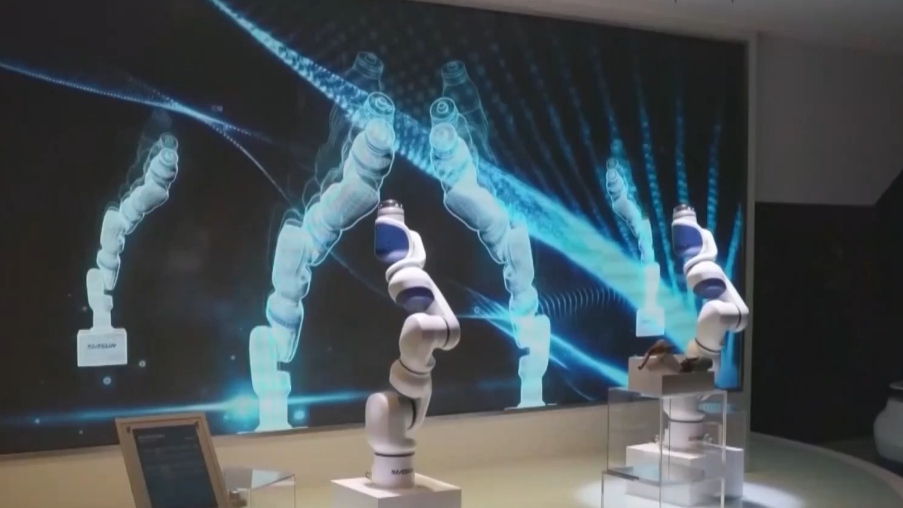 ��չ����ҵΪ�������Ҫ��һ�Ķ�����ҵ̬�̺��ķ�չ�»���