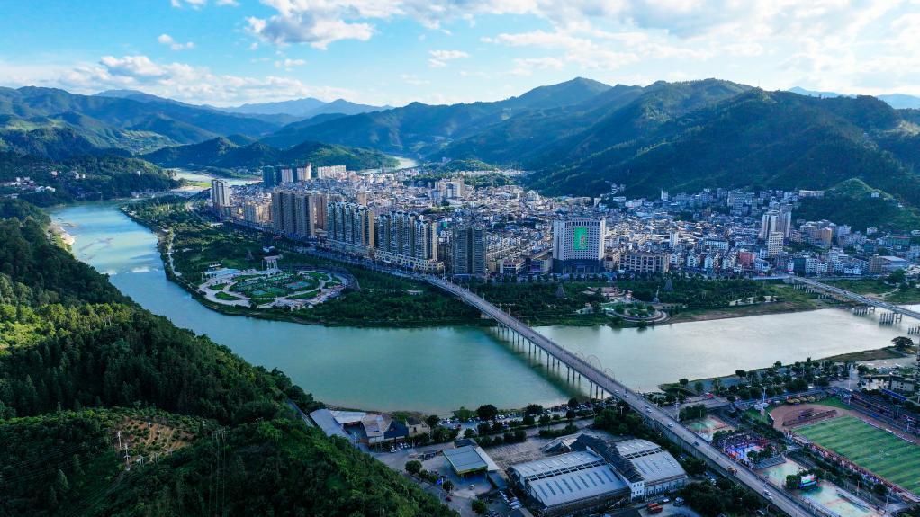 贵州榕江:借“村超”探富民之路 贵州榕江:借“村超”探富民之路