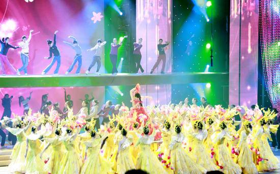图文:春晚首次联排--开场舞《飞向春天》