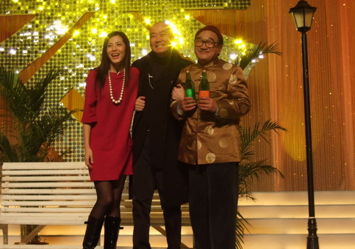 曾黎郭冬临携手春晚小品 向严顺开求教上海话