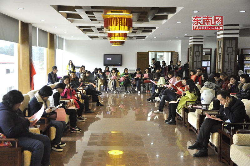 全国网媒记者在御茶园近距离体验闽茶叶制作过程 全国网媒记者在御茶园近距离体验闽茶叶制作过程