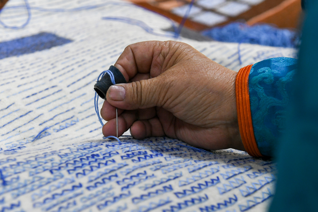 3��4�գ�������������������Ļ��Ų��������ģ�������������Ʒ��һҶ�촬ӳ���ġ����»������ ���� ��