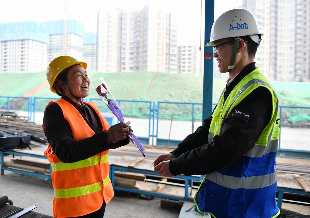 3��8�գ���������δ����һ�����蹤�أ��н�����������˾��Ŀ������Ա����ռ��ظ�λ��Ů�������ʻ���ף����