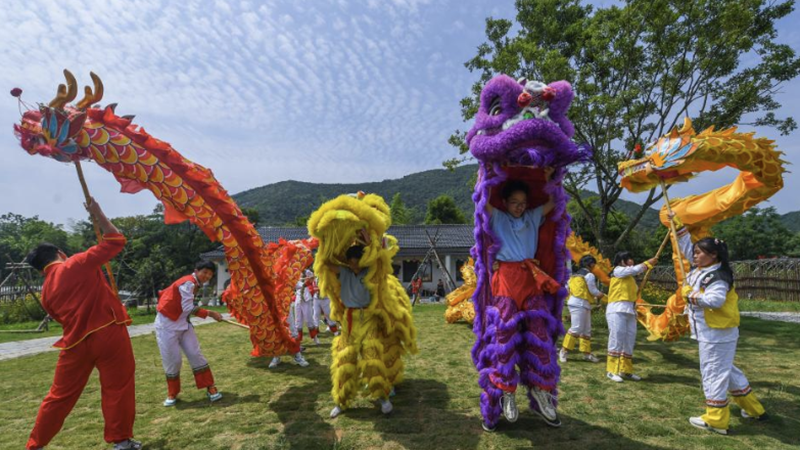 �㽭���ݣ���ʻӭ����