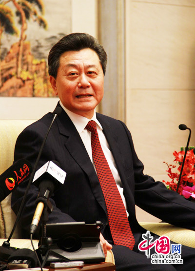 李刚: 一个中心 一个平台 为澳门发展指明方向