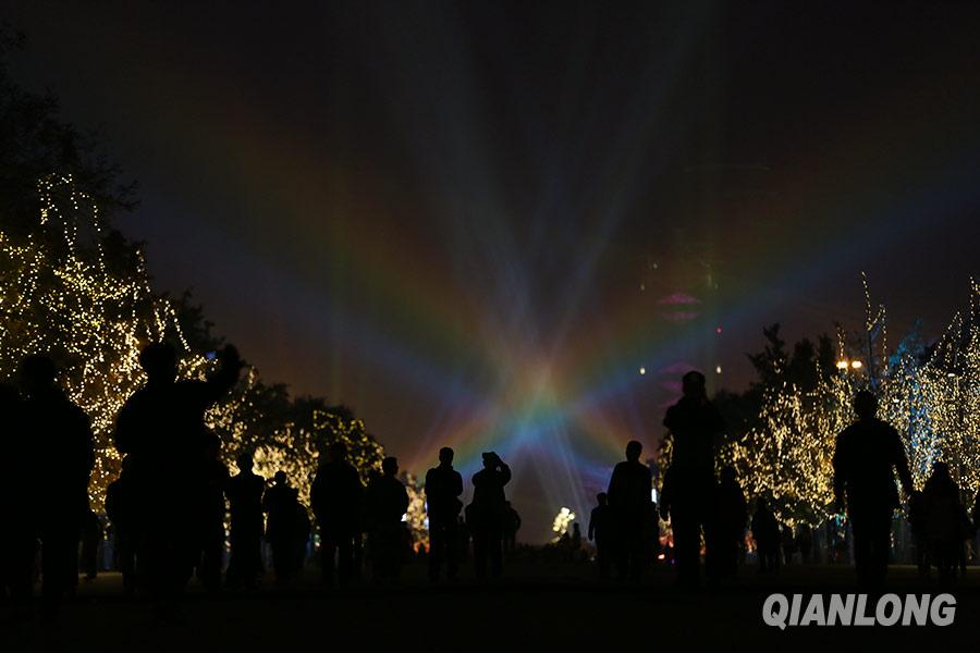 北京APEC会标亮灯 北京APEC会标亮灯