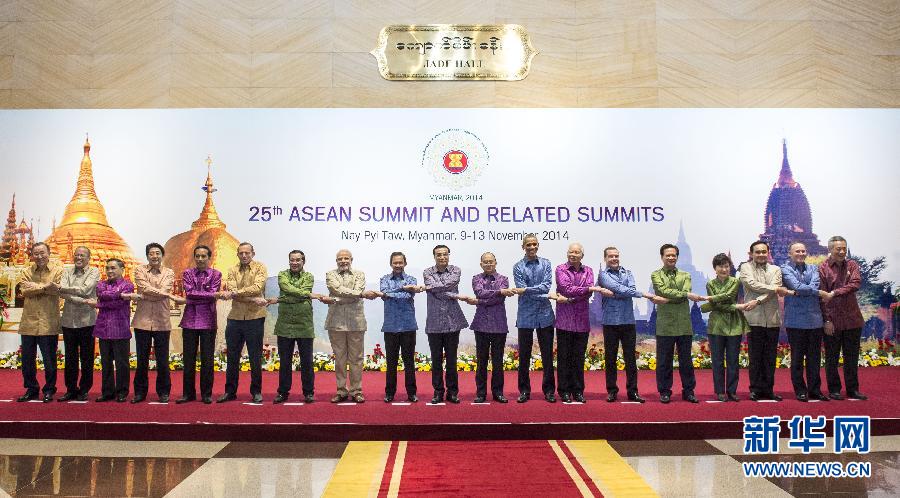 ���ǿ��ϯ�����ͳ���ʢ�򸾾��еĻ�ӭ����