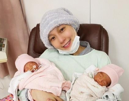 范玮琪产双胞胎 范玮琪产双胞胎