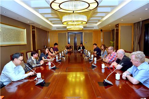 徐宁会见奥林匹克广播服务公司(OBS)考察团