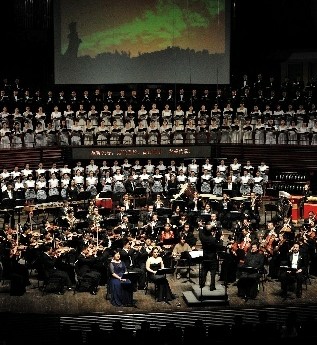 《人文颂》: 融汇古今乐韵 传递人文关怀 《人文颂》: 融汇古今乐韵 传递人文关怀