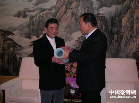 平顶山市委书记赵顷霖会见台南市经贸考察团一