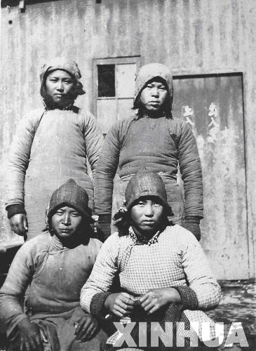 这是荻岛静夫拍摄的“慰安妇”照片。