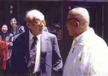 1991年,张学良与吕正操在美国曼哈顿街头。(人民网资料图片)