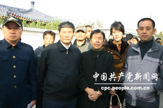 来自海城、鞍山、辽阳的吕将军的亲属。