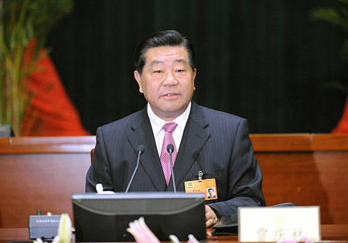 3月12日,全国政协十一届一次会议主席团第三次会议在北京举行。全国政协十一届一次会议主席团会议主持人贾庆林主持会议。 新华社记者马占成摄