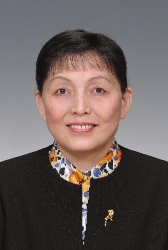 新增选的中国人民政治协商会议第十届全国委员会副主席张梅颖。 新华社发