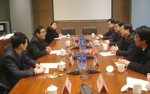 �Ϻ������ֹ��ڲ�չ���ʻ�ҫ�ϻ���ӱ߳����������ݸ��ݳ�����˳��һ�С�