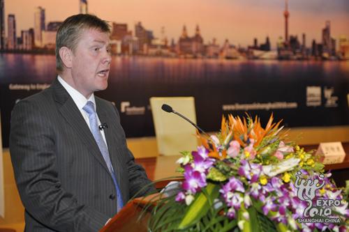 利物浦市政委员会主席Warren Bradley致辞