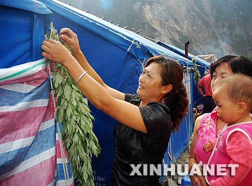  6��8�գ��Ĵ�ʡ�봨��������˫�Ӵ�����ھ������������Ұ��ݺ����ѡ� �������й���ͳ���ն���ڣ��Ĵ�������������ȵ���������Ⱥ�ڶȹ���һ������Ľ��ա� �»��緢�������㣩