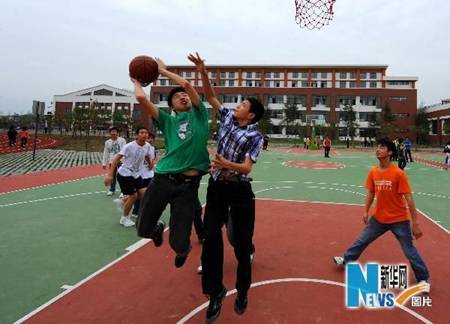 汶川重建:最好的建筑是学校(图)