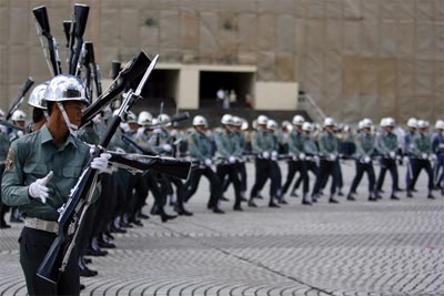 台当局要求部队空枪参加“双十”军演