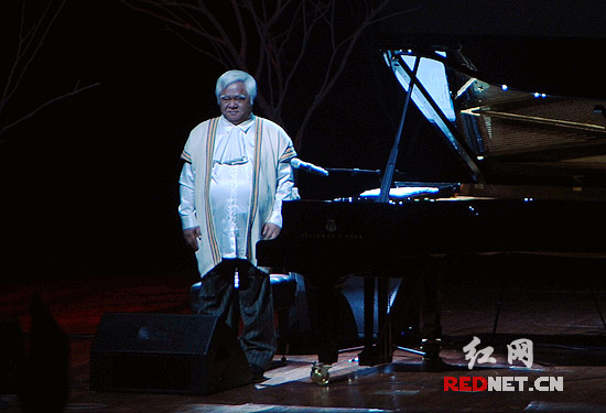 胡德夫长沙刮起太平洋的风 汪涵携杨乐乐观音