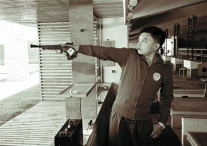 中国亚运首金得主忆当年 朴实语言鼓励代表团