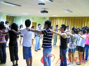 ����Ӫ���Է���־Ը����ѵ��ǰ�ڹ��ݾ���