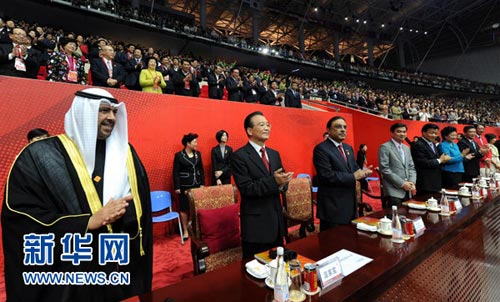 国务院总理温家宝出席开幕式。 新华社记者张铎摄