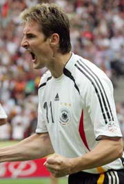 世界杯-克洛斯破门莱曼建功德国点球大战淘汰阿根廷