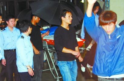 Selina度过危险期回台俞灏明脸部肿胀思路清晰