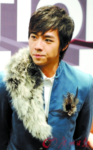 Selina俞灏明拍戏III度灼伤程序出错提前爆炸