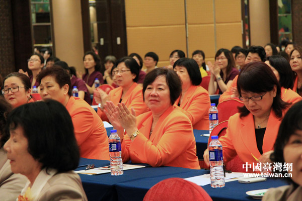 �����캣Ͽ��̳����Ͽ��Ů��̳15�������ž���