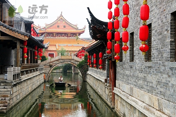 台儿庄舟楫荡漾