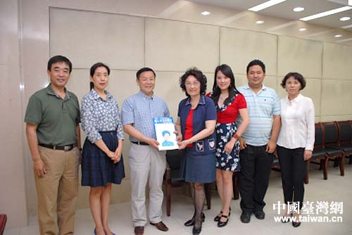 陕西省台办领导会见美籍台胞。 陕西省台办领导会见美籍台胞。