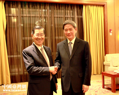 中共中央台办、国务院台办主任张志军会见了台湾两岸共同市场基金会荣誉董事长萧万长 中共中央台办、国务院台办主任张志军会见了台湾两岸共同市场基金会荣誉董事长萧万长