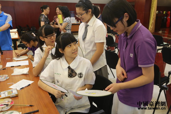  台湾埔里中学师生到访北京三十五中