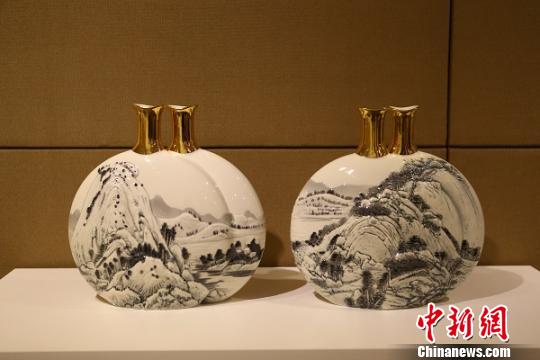 两岸峰会南京召开多件寓意两岸和平瓷器亮相
