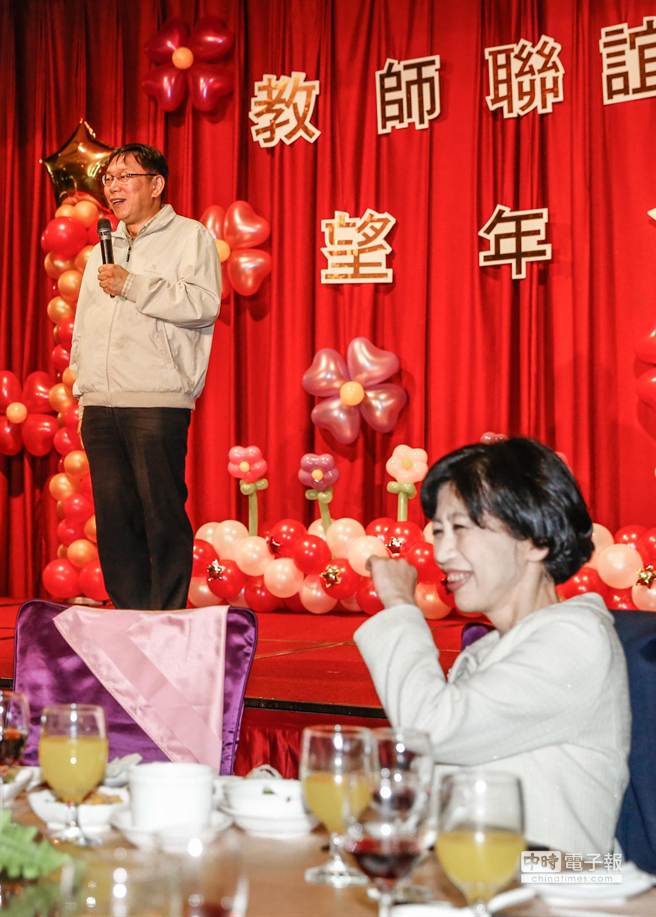 柯文哲一上台就以脱毛狗比喻自己不被看好，原来却是头狮子