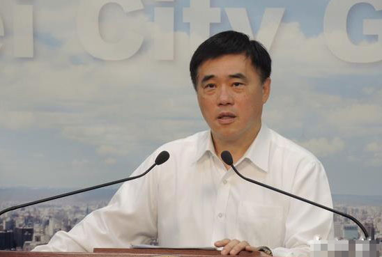 郝龙斌对于洪秀柱遭受到的各种无谓诘难，已经看不下去了