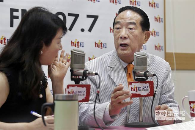 宋楚瑜接受周玉蔻专访 对抄袭施明德政见表示抱歉