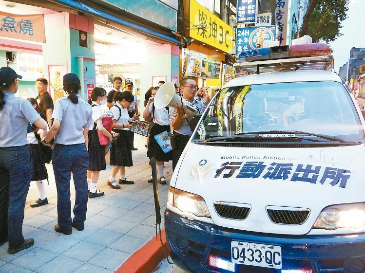 柯文哲"行动派出所"试办4个月仅受理30案 无奈喊卡