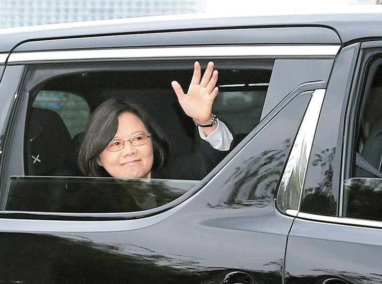 台媒：蔡英文当局花钱如流水 却要人民共体时艰