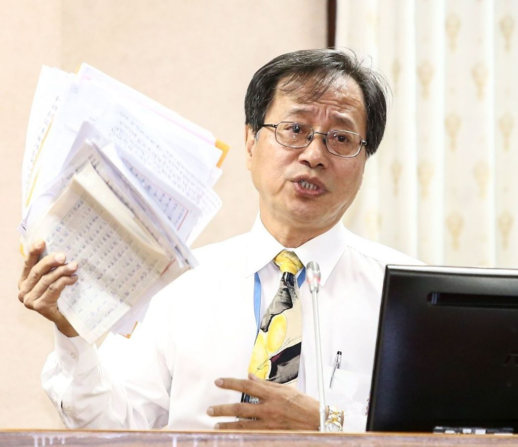 蔡英文施政1年遭轰"一无所有" 军公教或再上街抗议