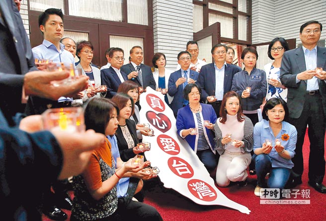 台"立院"二读通过年改议案 军公教十八趴政策2年归零