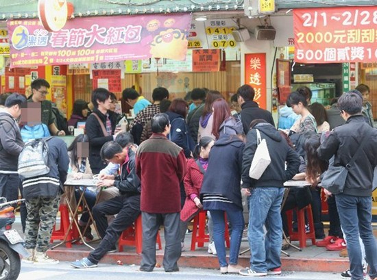 台湾女子偷刮刮乐被逮呛“我开名车，何必偷”