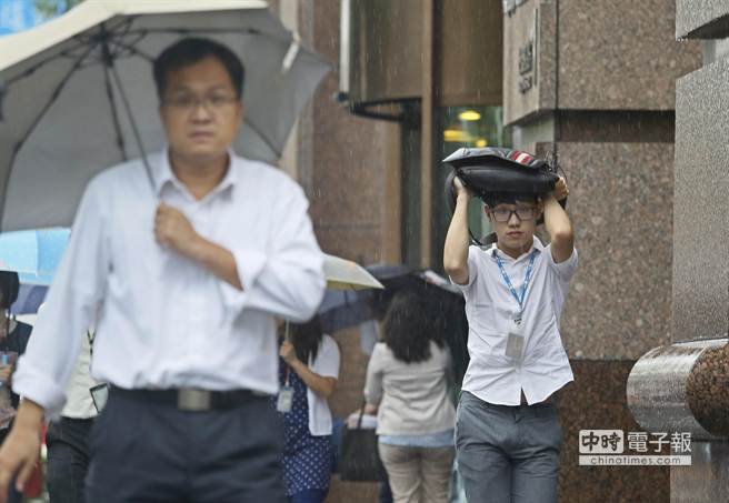 大旱之后又被淹 台湾梅雨致苗栗台中淹水警戒